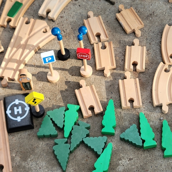 Wood Train Set - Picture 4 of 15